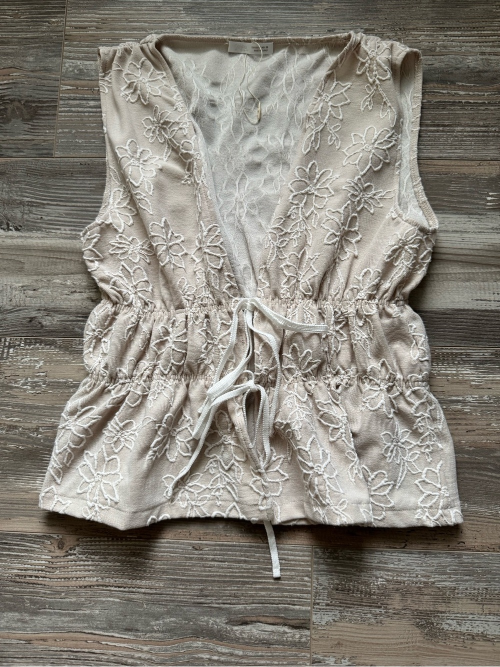 Women’s Like New Zara Floral Embroidered Sleeveless Tie Tip V Neck Medium - Picture 2 of 5